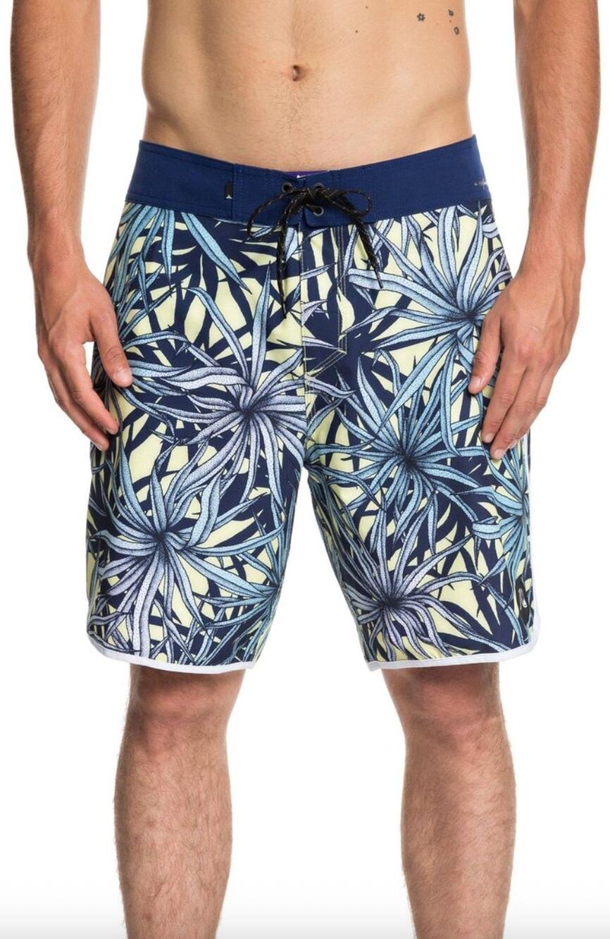 Quiksilver Men's High Line Diamond Deluxe Board Shorts Size 33 Vacation Surfing